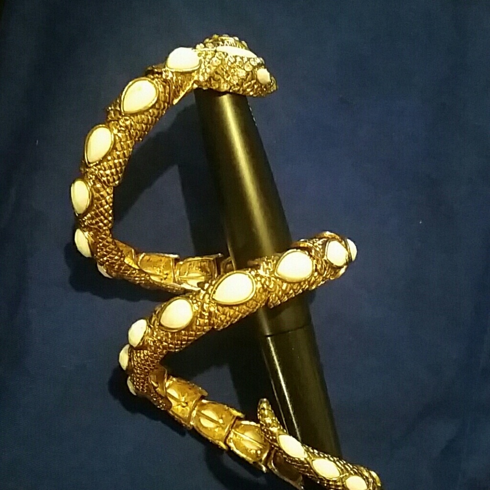 snake style bangle